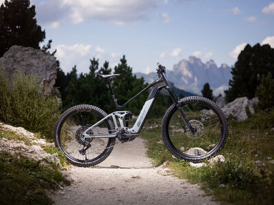 Giant Trance Advanced E+ 1 Carbon / Tactical Grey click to zoom image