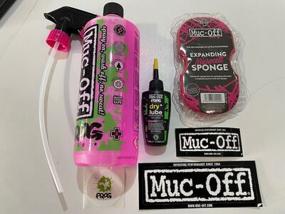 Muc-Off Care Kit Nano Tech + Dry Lube + Sponge 