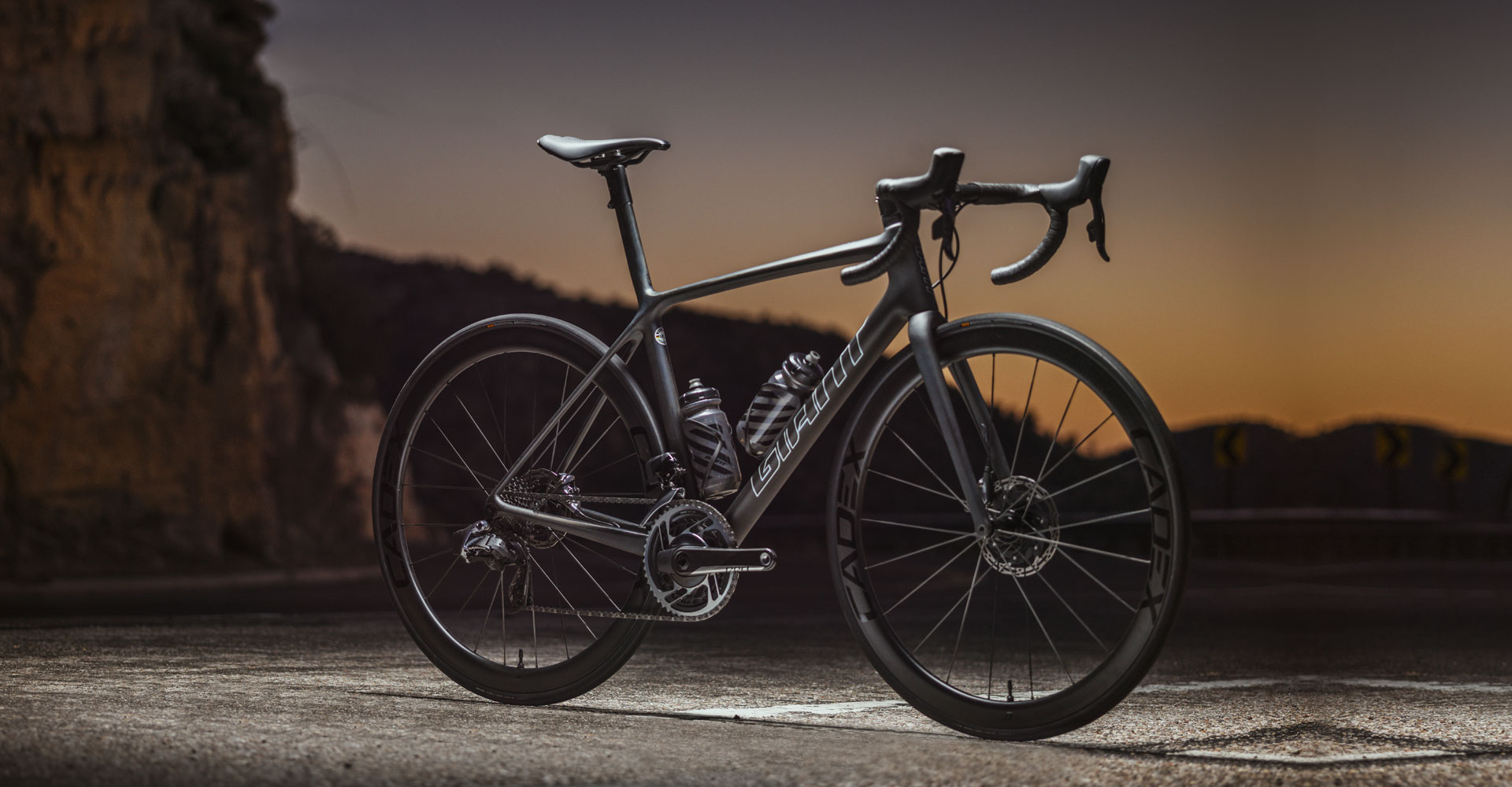 giant hybrid road bike